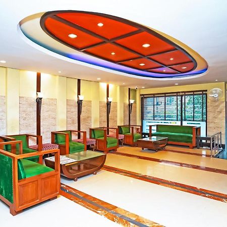 Hotel Pooja Palace Нью-Дели Экстерьер фото