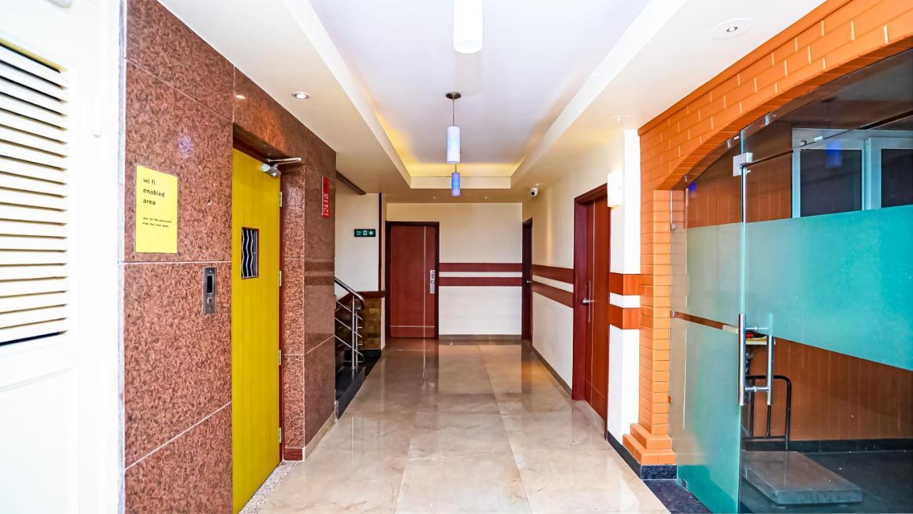 Hotel Pooja Palace Нью-Дели Экстерьер фото