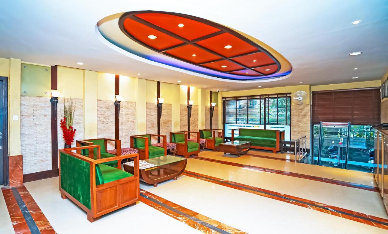 Hotel Pooja Palace Нью-Дели Экстерьер фото