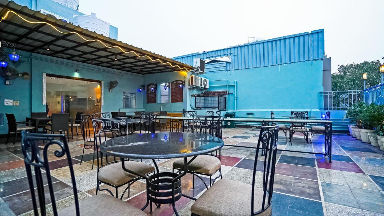 Hotel Pooja Palace Нью-Дели Экстерьер фото